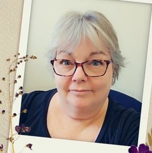 Meet your Posher, Debbie